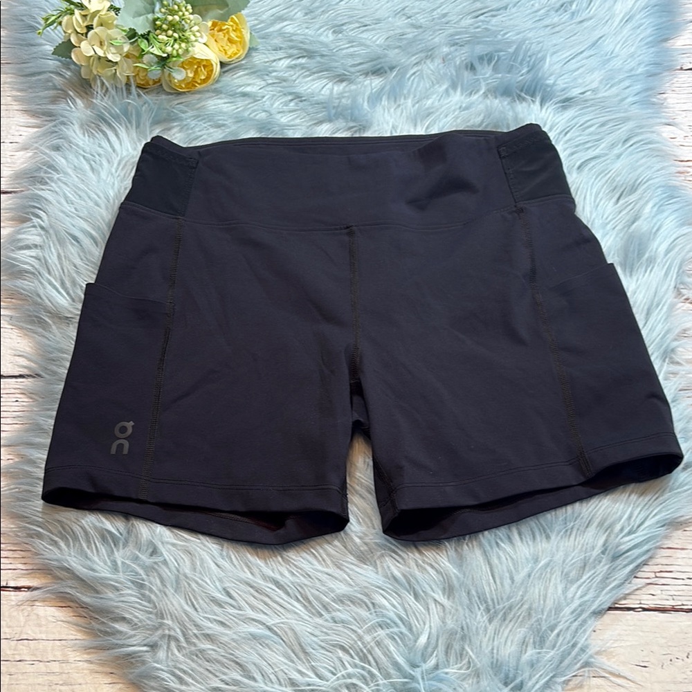ON Running Black Sprinter Shorts sz L